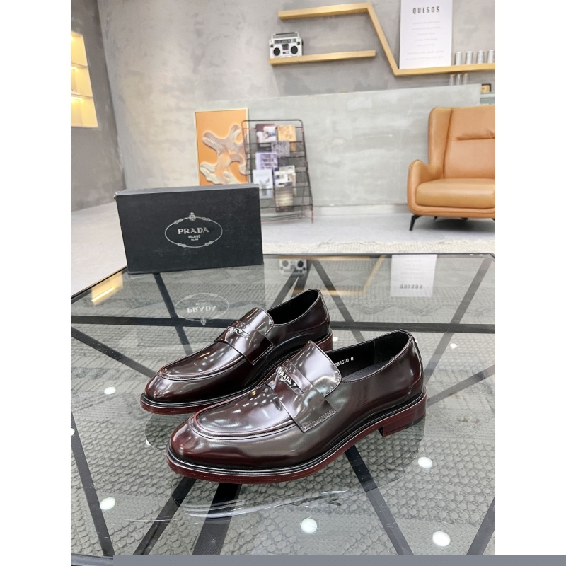 Pra*a leather shoes